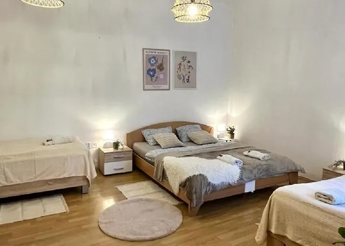 Olivia - Old Town, Ac * براتسيلافا